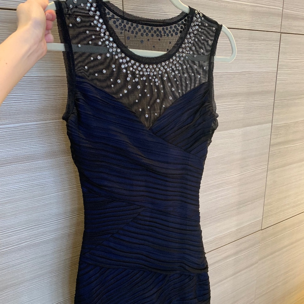 BCBG Maxazria Stone Top Dress Size Small Black Blue Cocktail